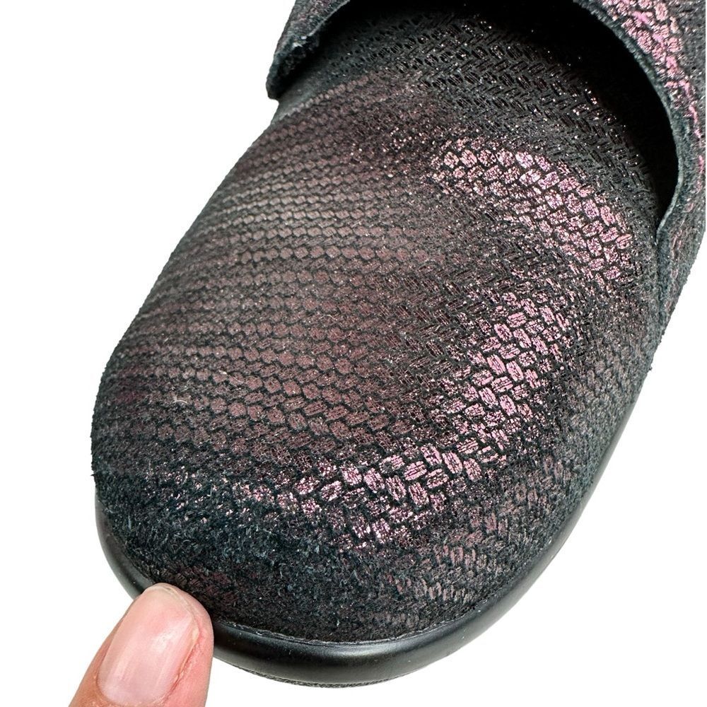 Women’s Alegria Lauryn Purple Wine Weave Cross Strap Metallic Clog Shoe Size 6.5 - Picture 4 of 8